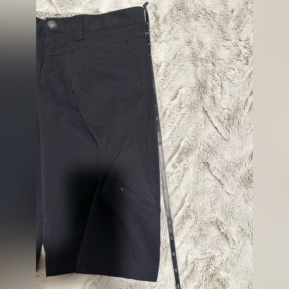 Athleta Black Women's Dipper Bermuda Shorts - Picture 5 of 16